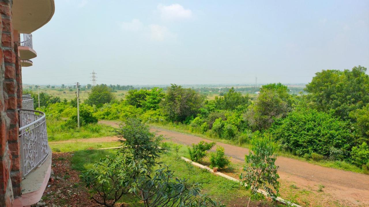 Kanthi Resorts Badami Bāgalkot Buitenkant foto