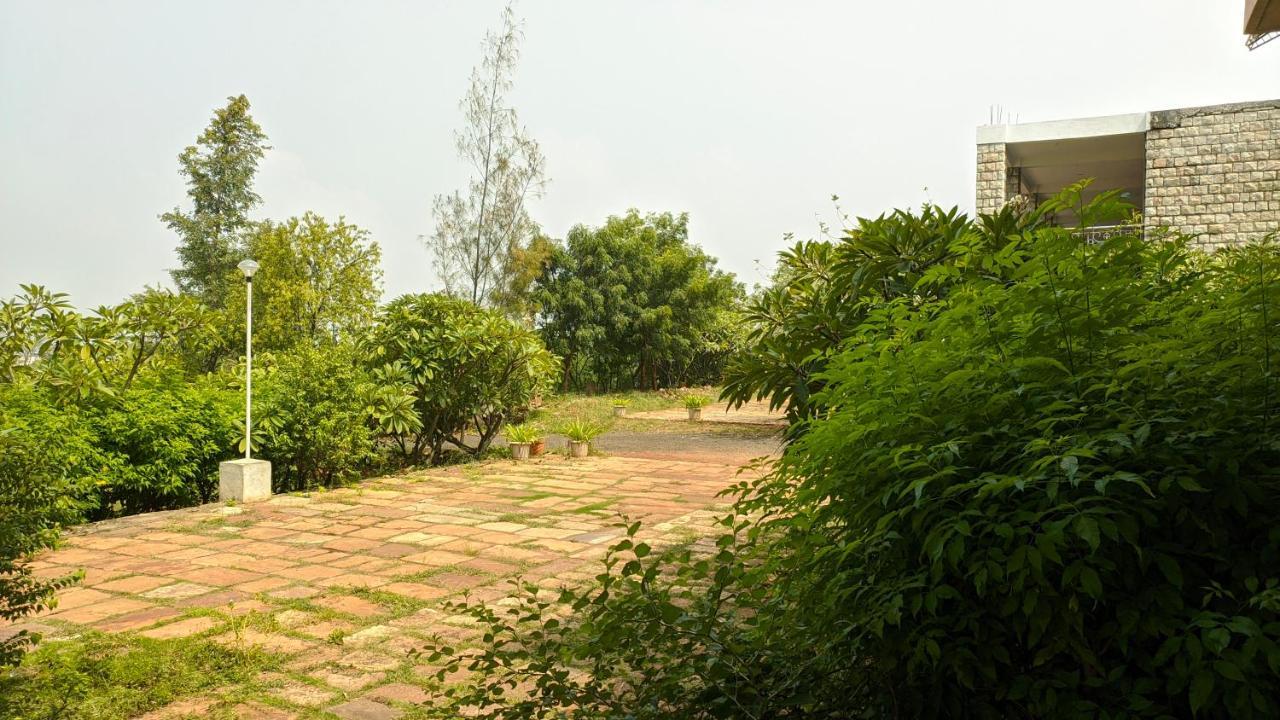 Kanthi Resorts Badami Bāgalkot Buitenkant foto