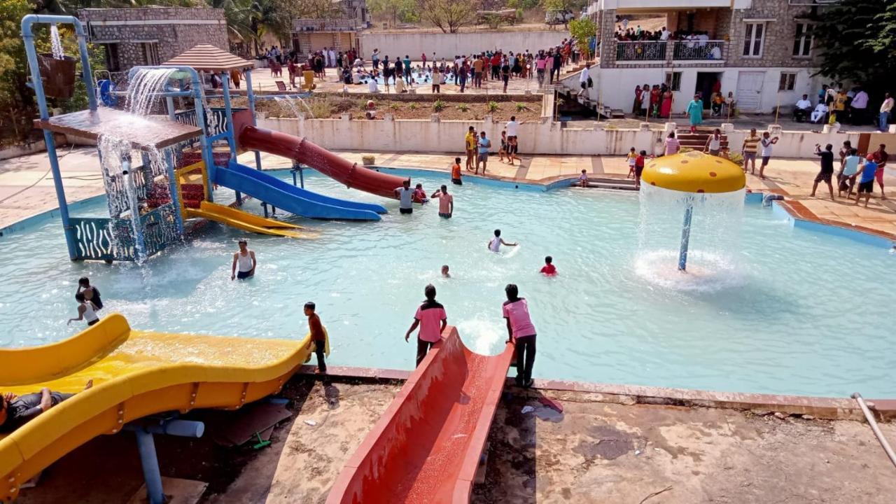 Kanthi Resorts Badami Bāgalkot Buitenkant foto